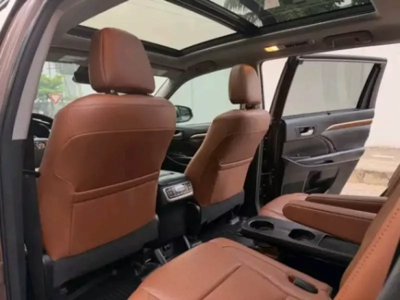 Toyota Highlander   - 2019