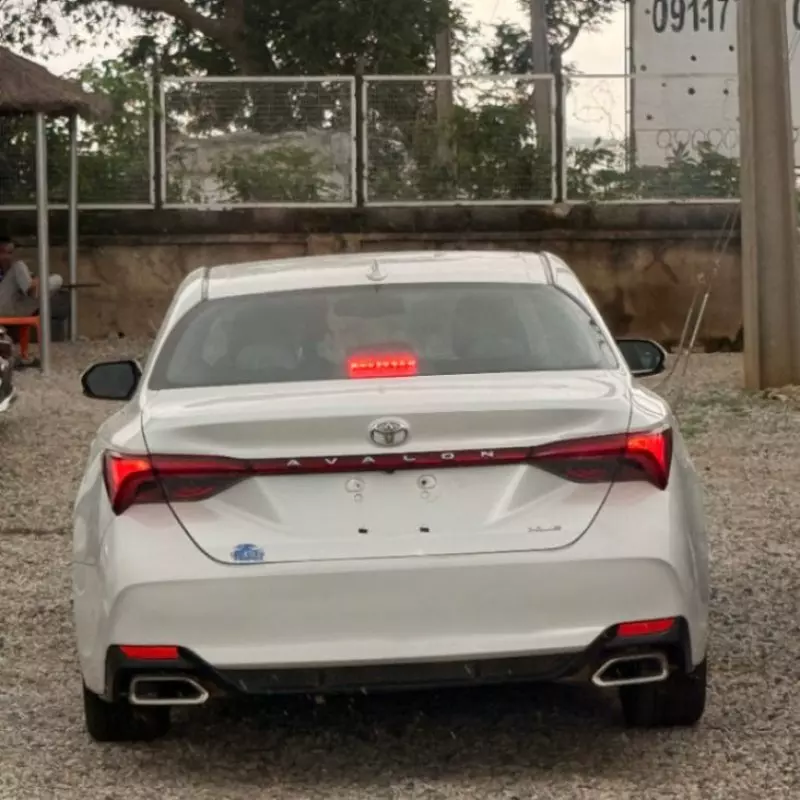 TOYOTA Avalon - 2019