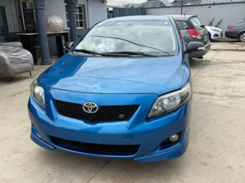 TOYOTA corolla   - 2009