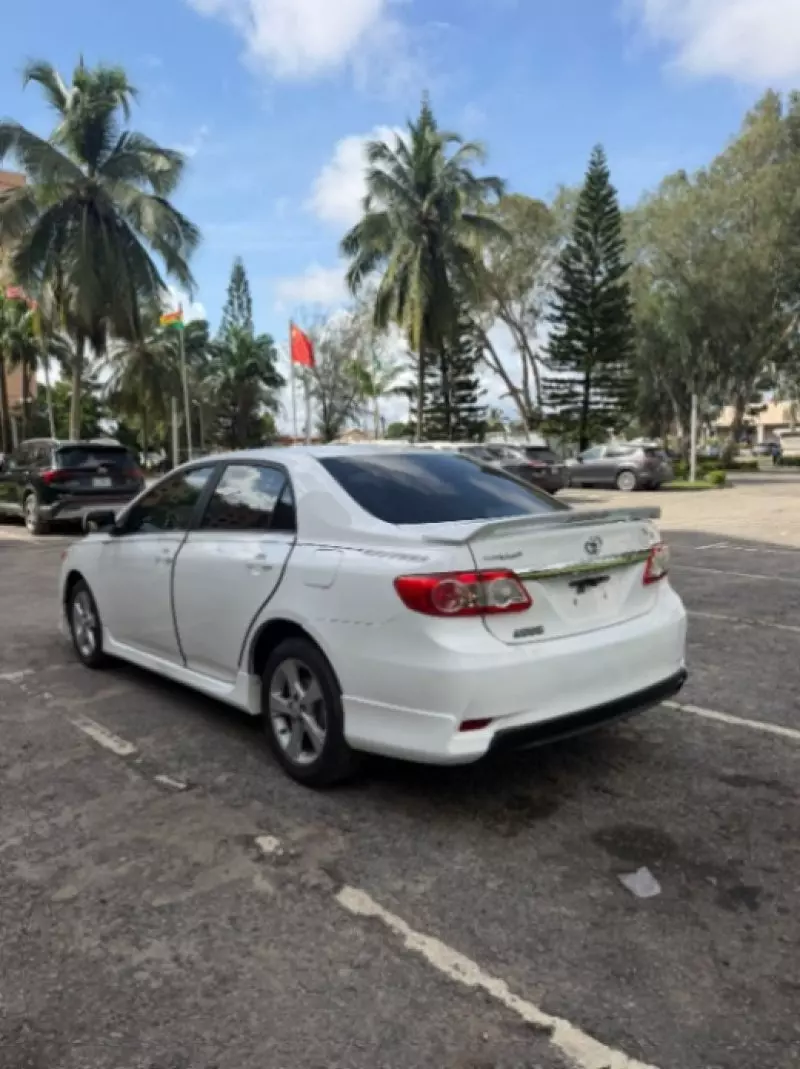 TOYOTA Corolla - 2012