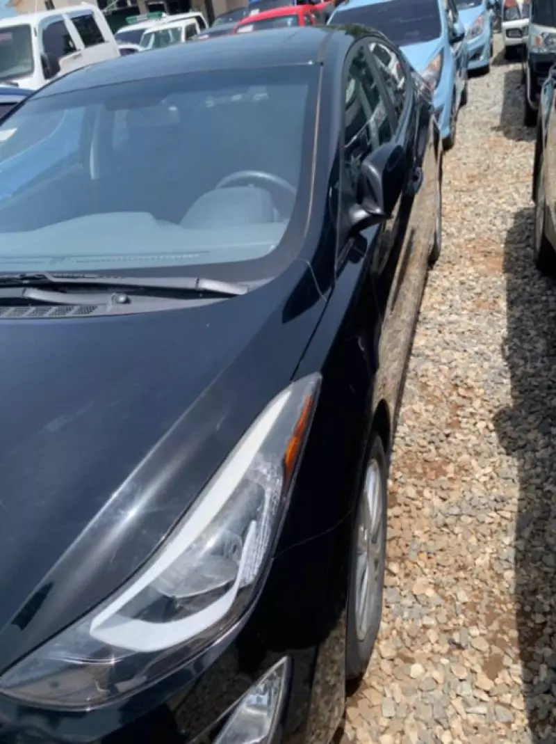 Hyundai Elantra   - 2015