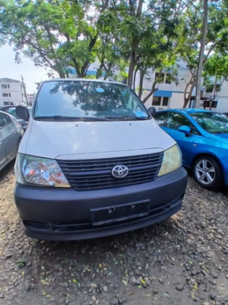 TOYOTA Hiace   - 2008