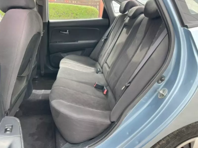 Hyundai Elantra   - 2010