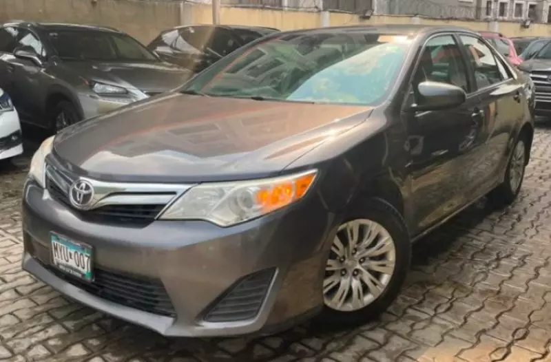 Toyota Camry   - 2014