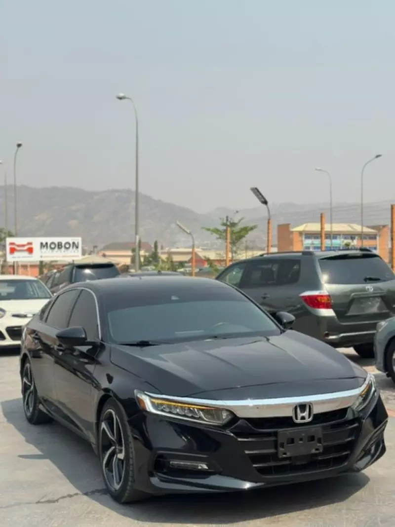 Honda Accord   - 2020