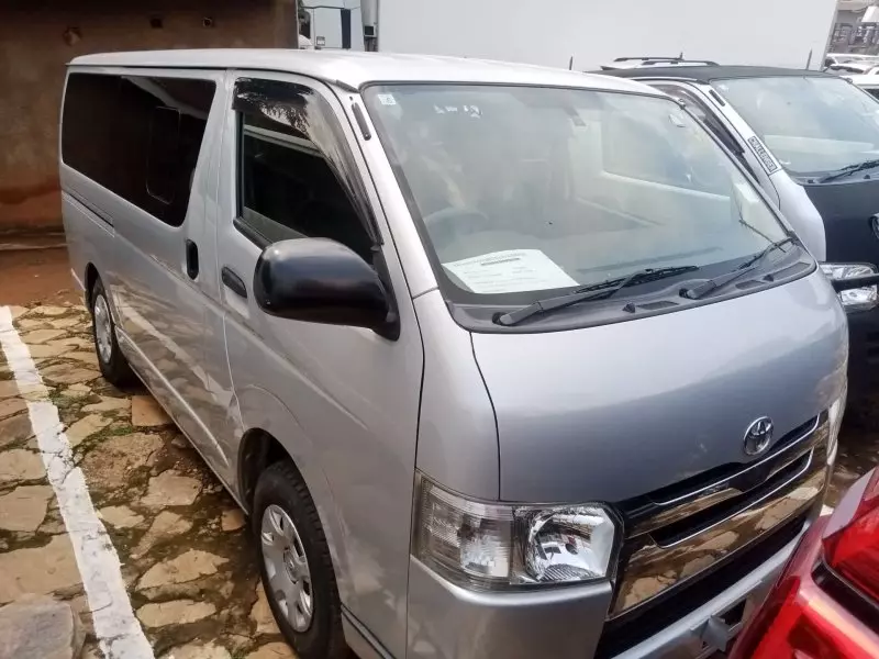 Toyota Hiace   - 2014