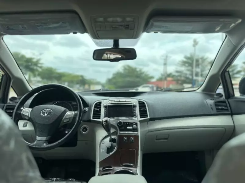 TOYOTA Venza   - 2011