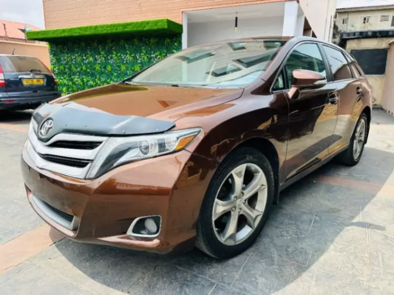 Toyota Venza   - 2013
