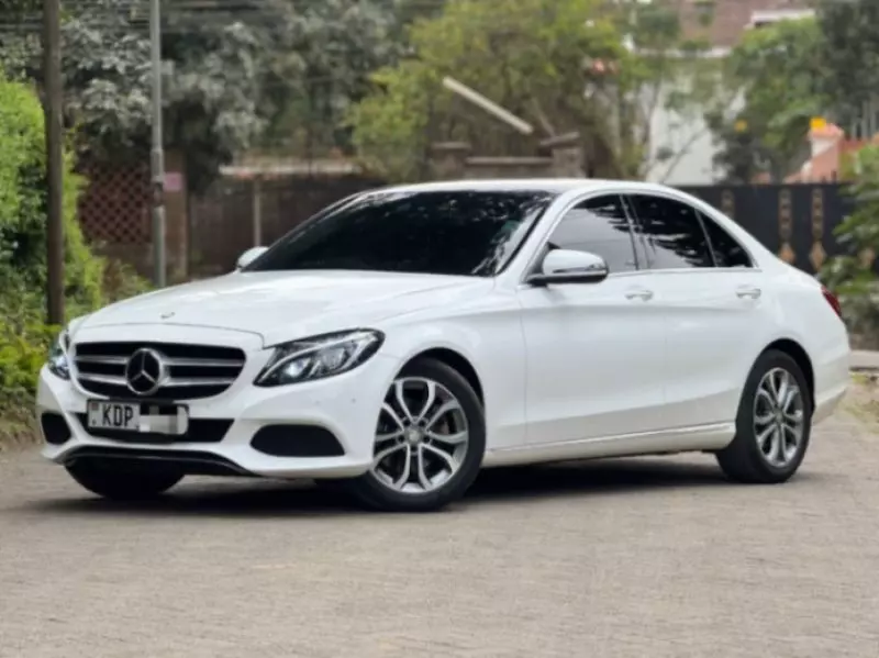 Mercedes-Benz C200   - 2016