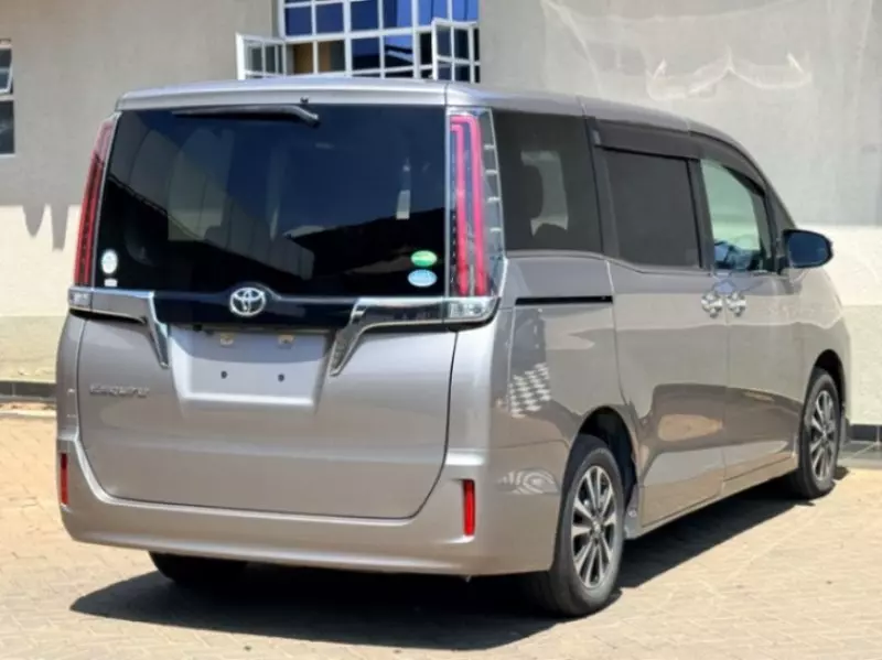 TOYOTA Noah   - 2018