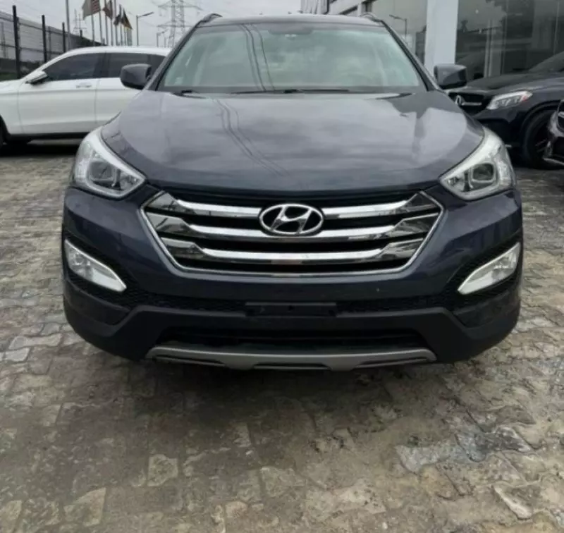 Hyundai Santa Fe   - 2014