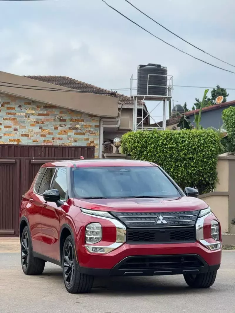 Mitsubishi Outlander - 2024