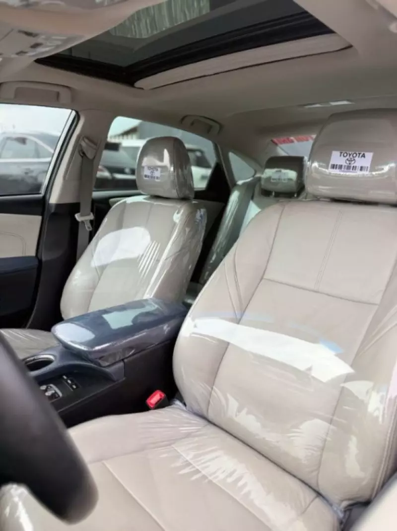 Toyota Avalon   - 2014