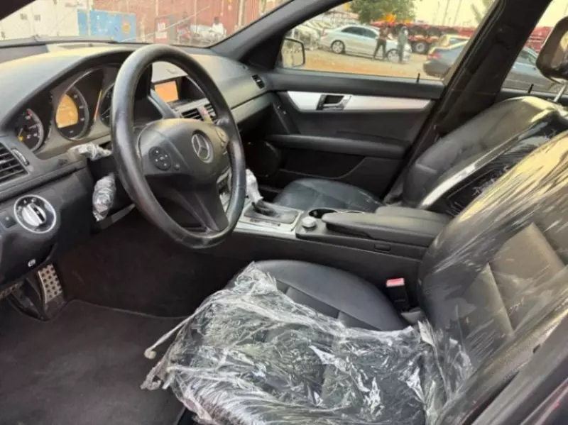 Mercedes-Benz C 300   - 2011