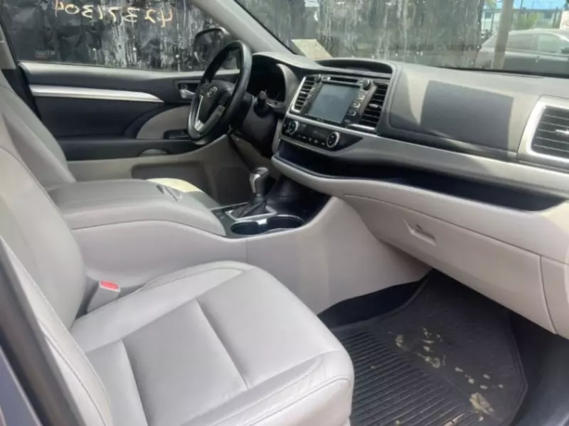 TOYOTA Highlander   - 2015