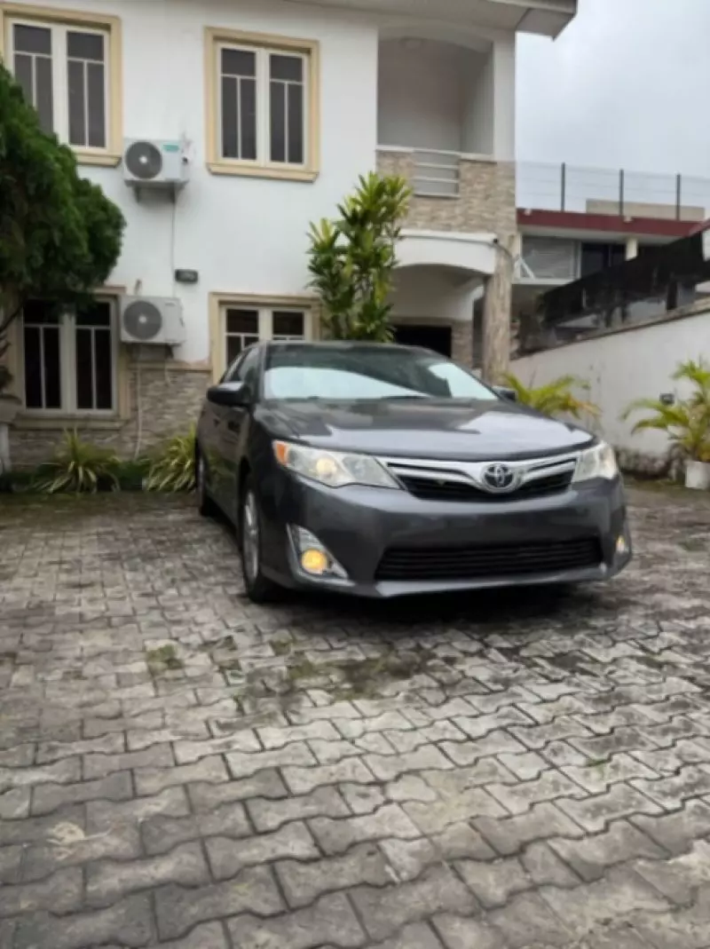 TOYOTA Camry   - 2013