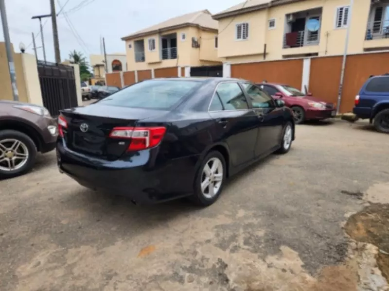 TOYOTA Camry   - 2012