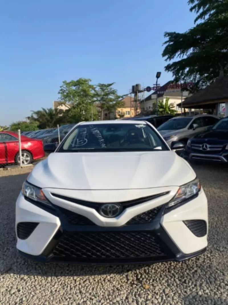 Toyota Camry   - 2019