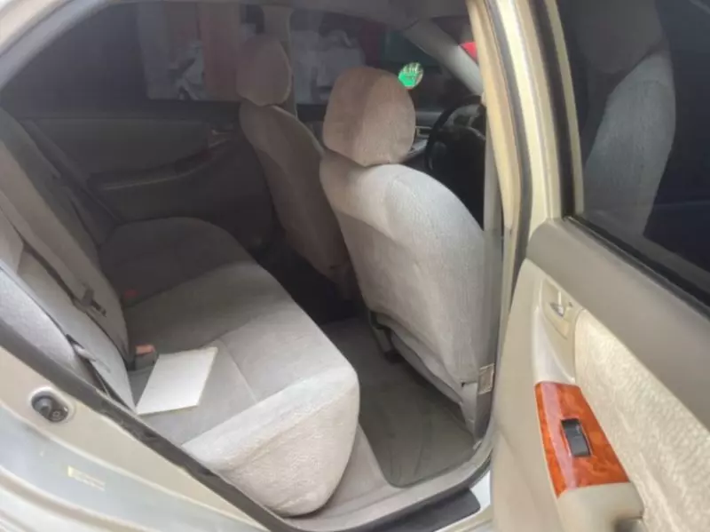 Toyota Corolla   - 2004