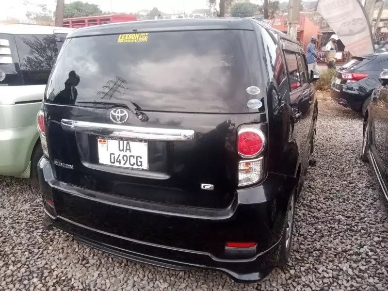Toyota Rumion   - 2011