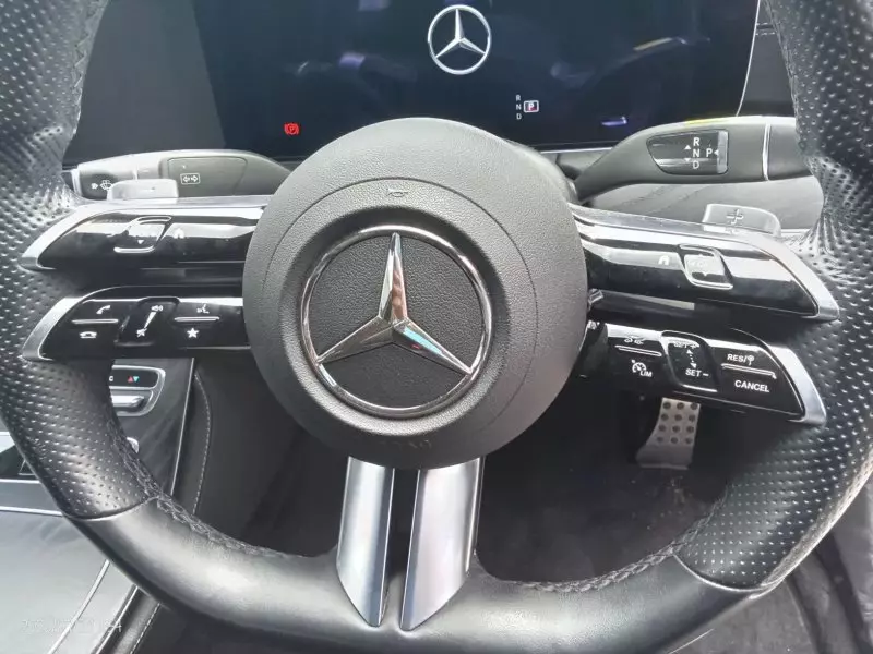 Mercedes-Benz E200 - 2020