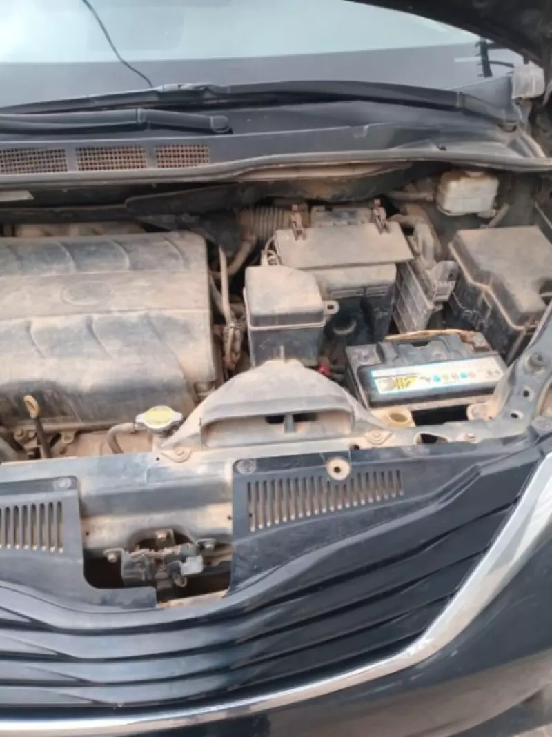 TOYOTA Sienna   - 2012