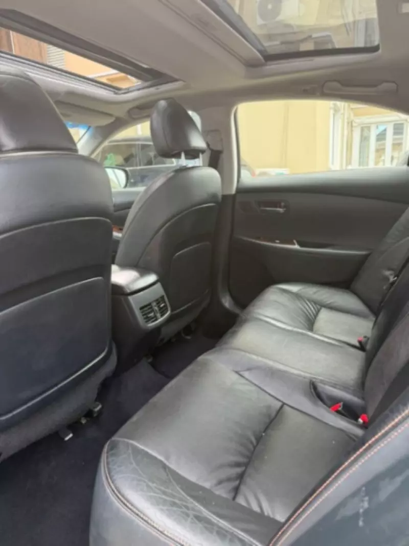Lexus ES 350   - 2011
