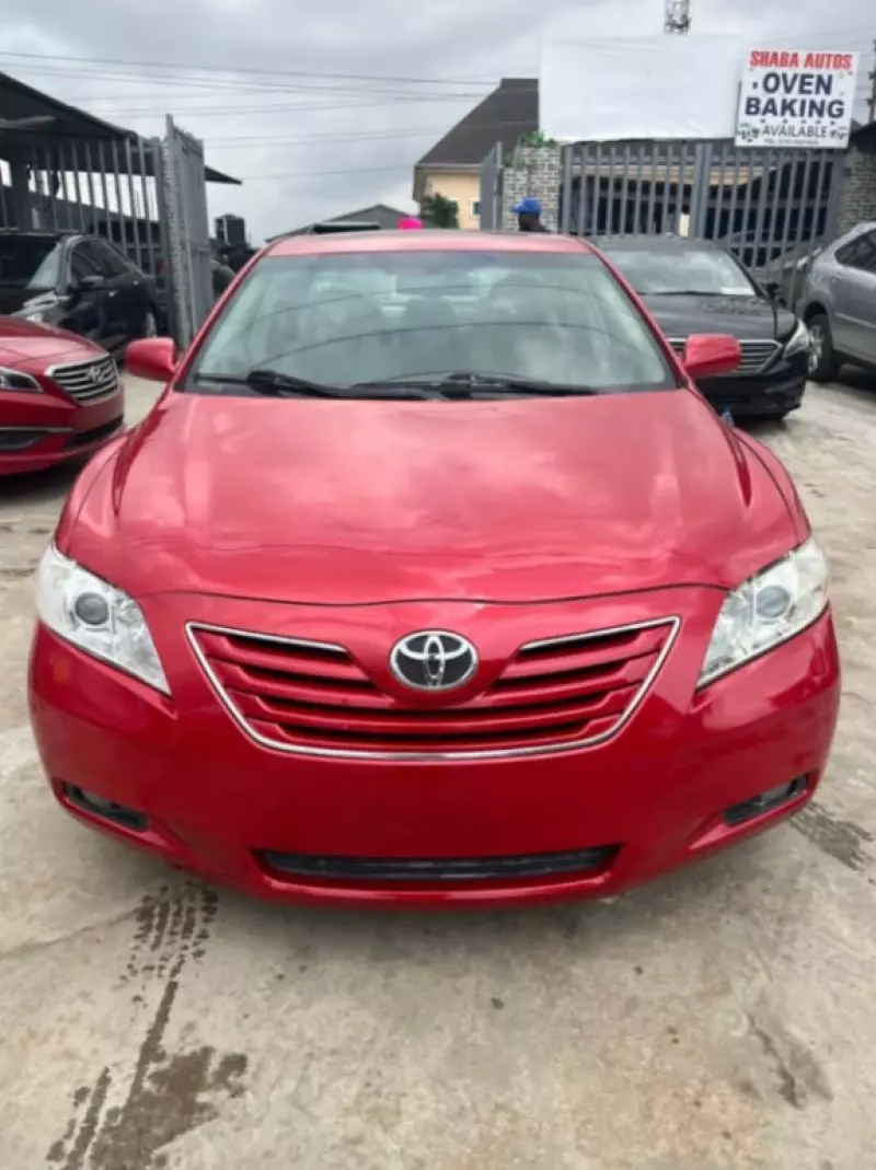 Toyota Camry   - 2009