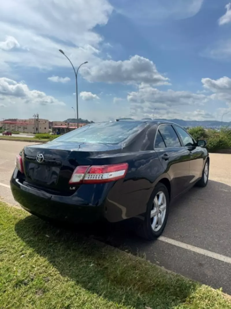 TOYOTA Camry   - 2010