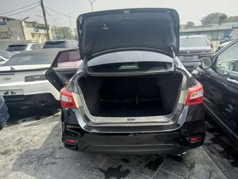 Nissan Sentra   - 2016
