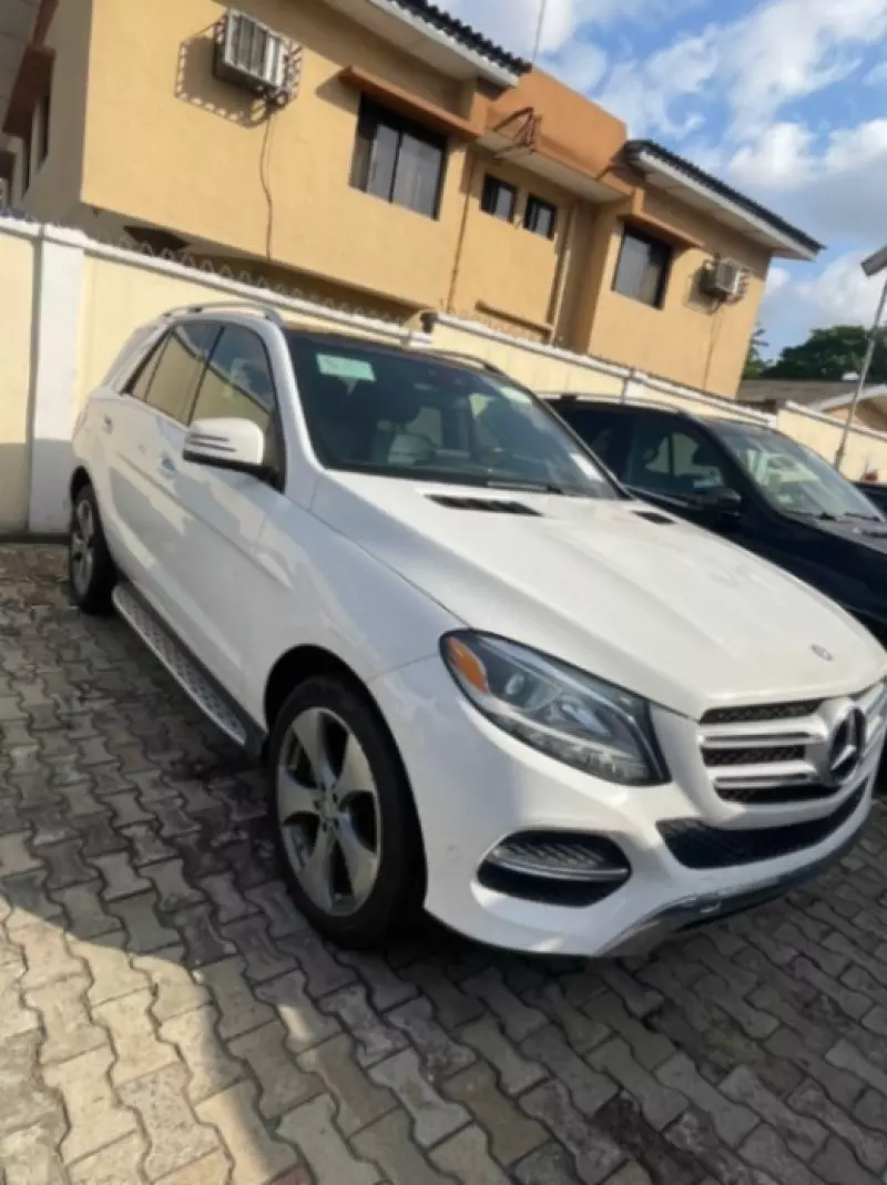 Mercedes-Benz GLE-Class   - 2016