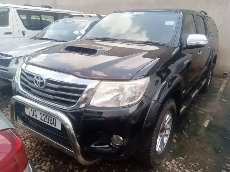 Toyota Hilux   - 2012