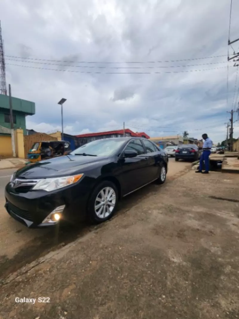 Toyota Camry   - 2014