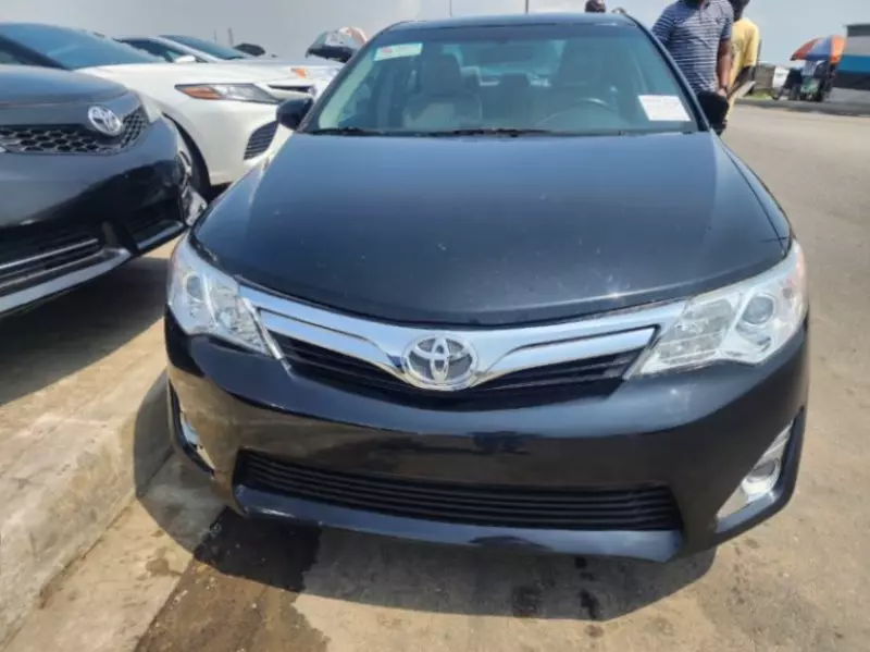 Toyota Camry   - 2014