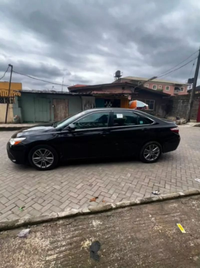 TOYOTA Camry - 2015