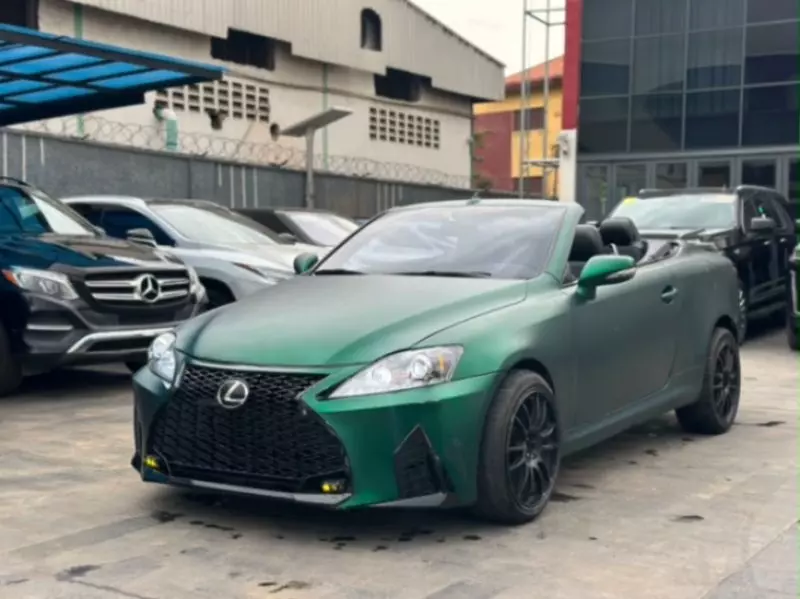Lexus IS   - 2011