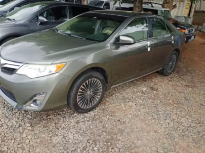 TOYOTA Camry - 2012