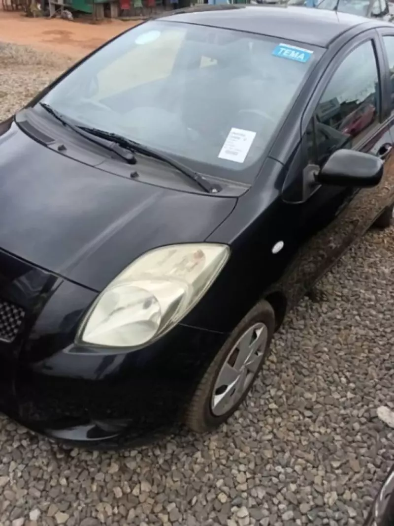 Toyota Yaris   - 2010