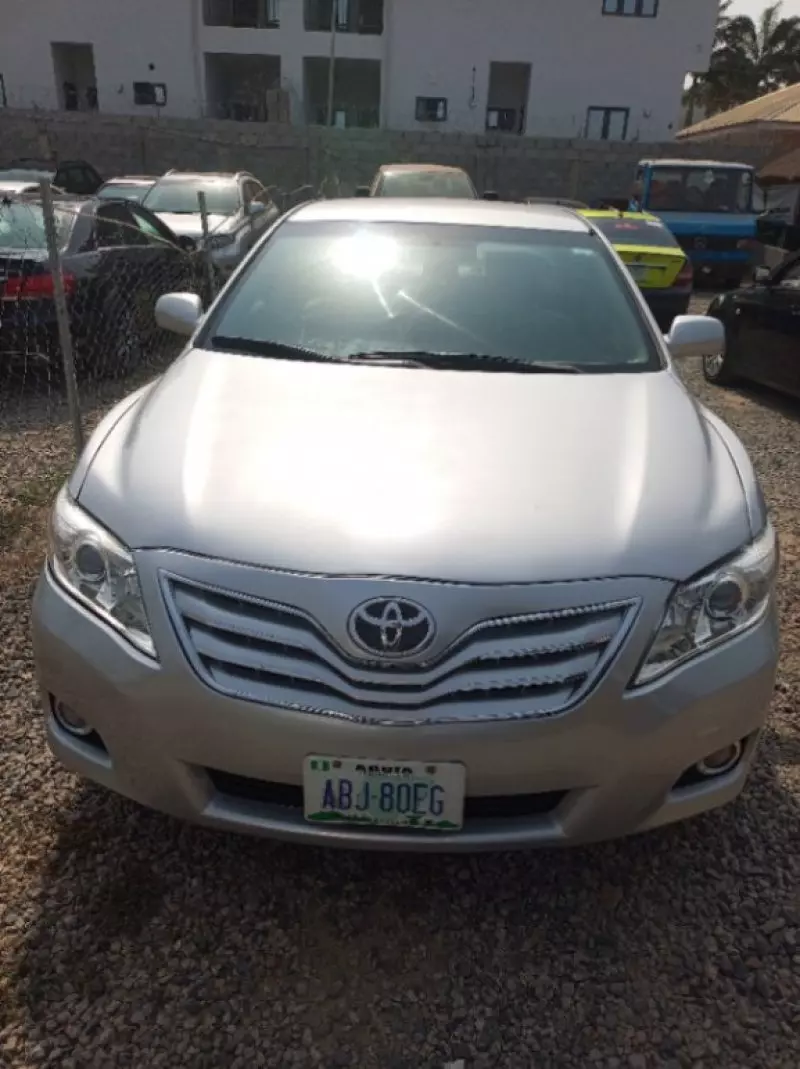 Toyota Camry   - 2011