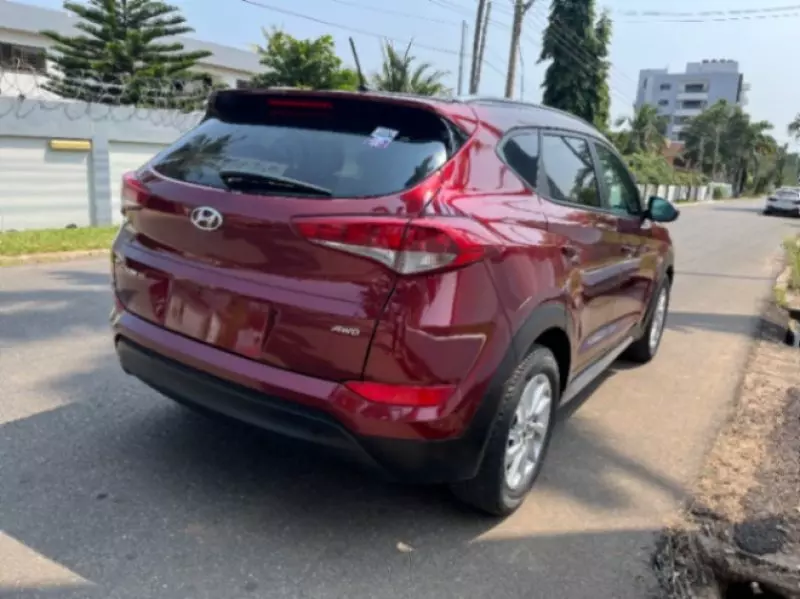 Hyundai Tucson   - 2017