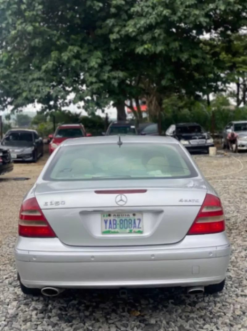 Mercedes-Benz E350   - 2006