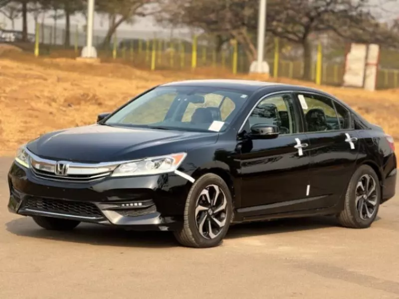 Honda Accord   - 2017