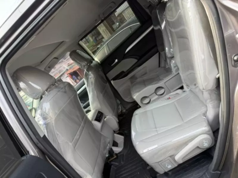 Toyota Highlander   - 2016