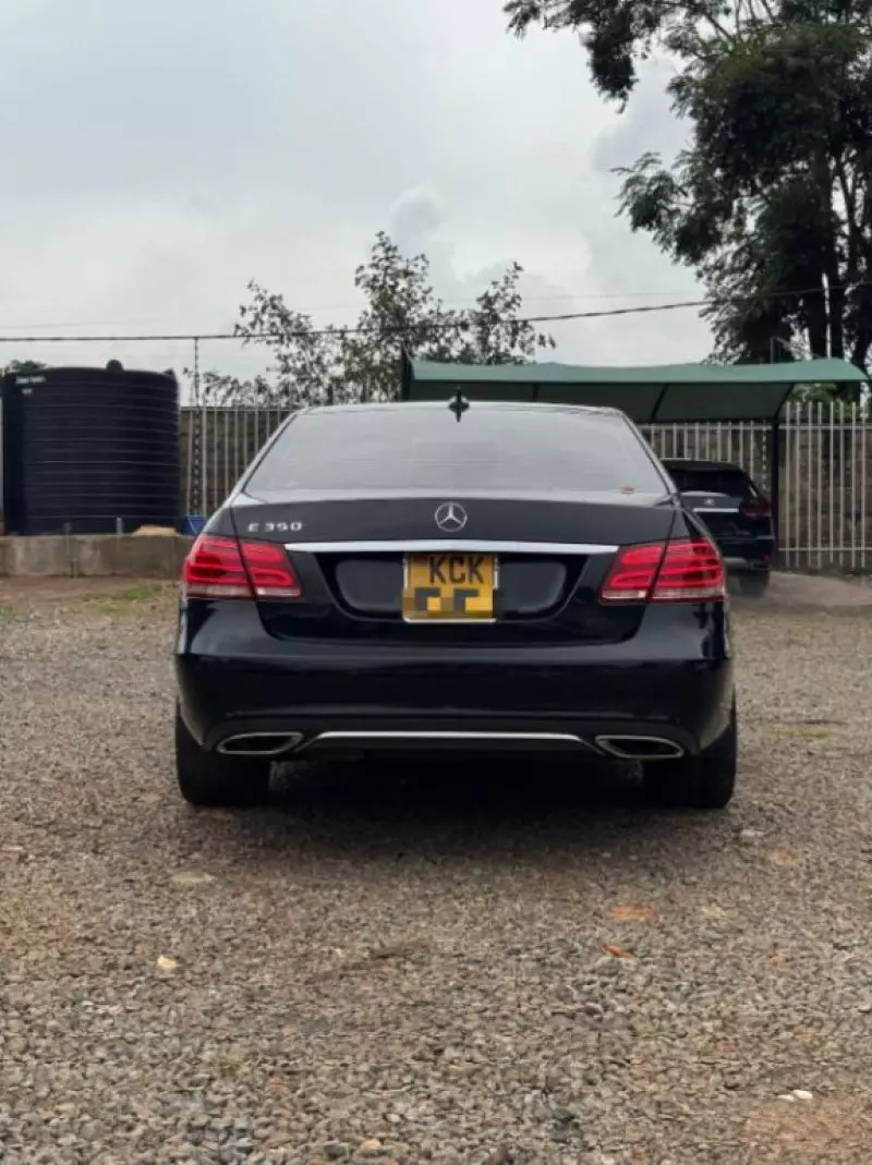 Mercedes-Benz E350   - 2013