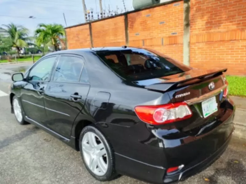 TOYOTA Corolla - 2011