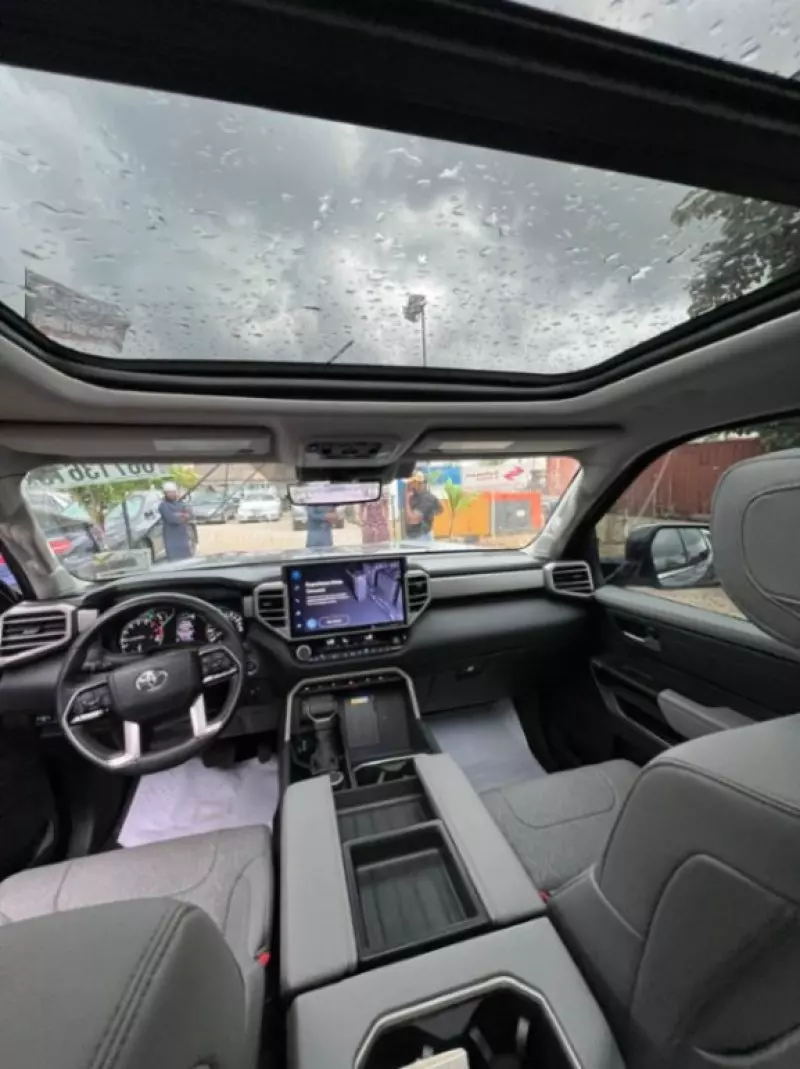 TOYOTA Tundra   - 2022