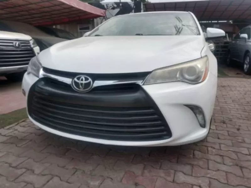 Toyota Camry   - 2016