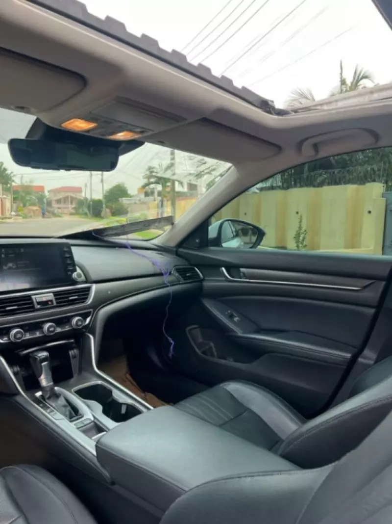 Honda Accord   - 2018