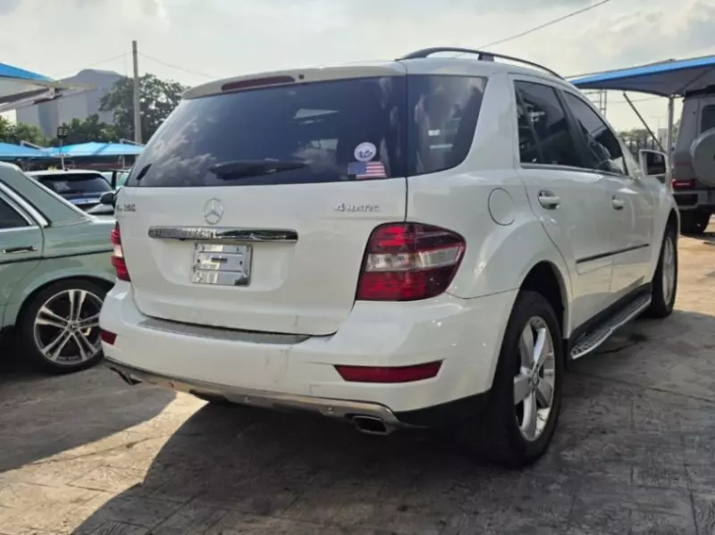 Mercedes-Benz ML 350   - 2011