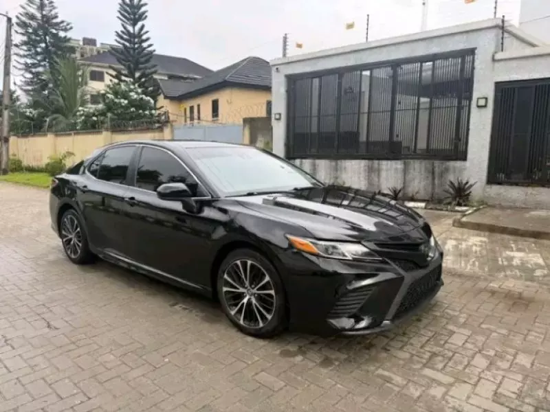 TOYOTA Camry   - 2018